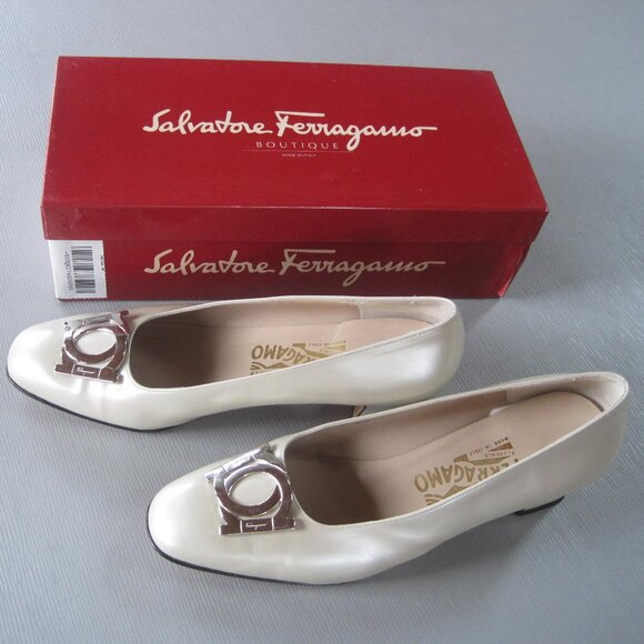 Salvatore Ferragamo Boutique Shoes 9 C Gently Worn with Box